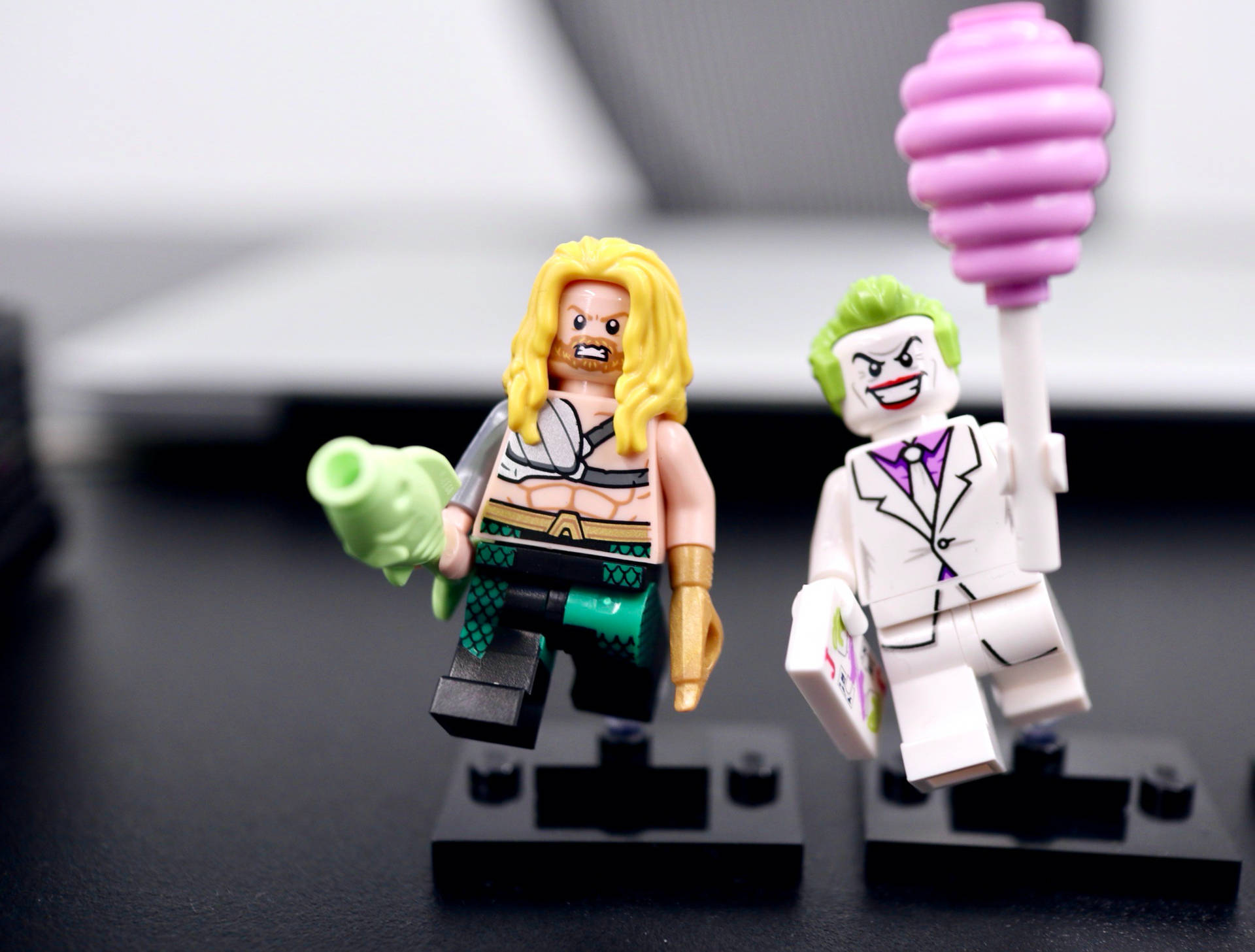 Download free Lego Aquaman And Joker Minifigures Wallpaper