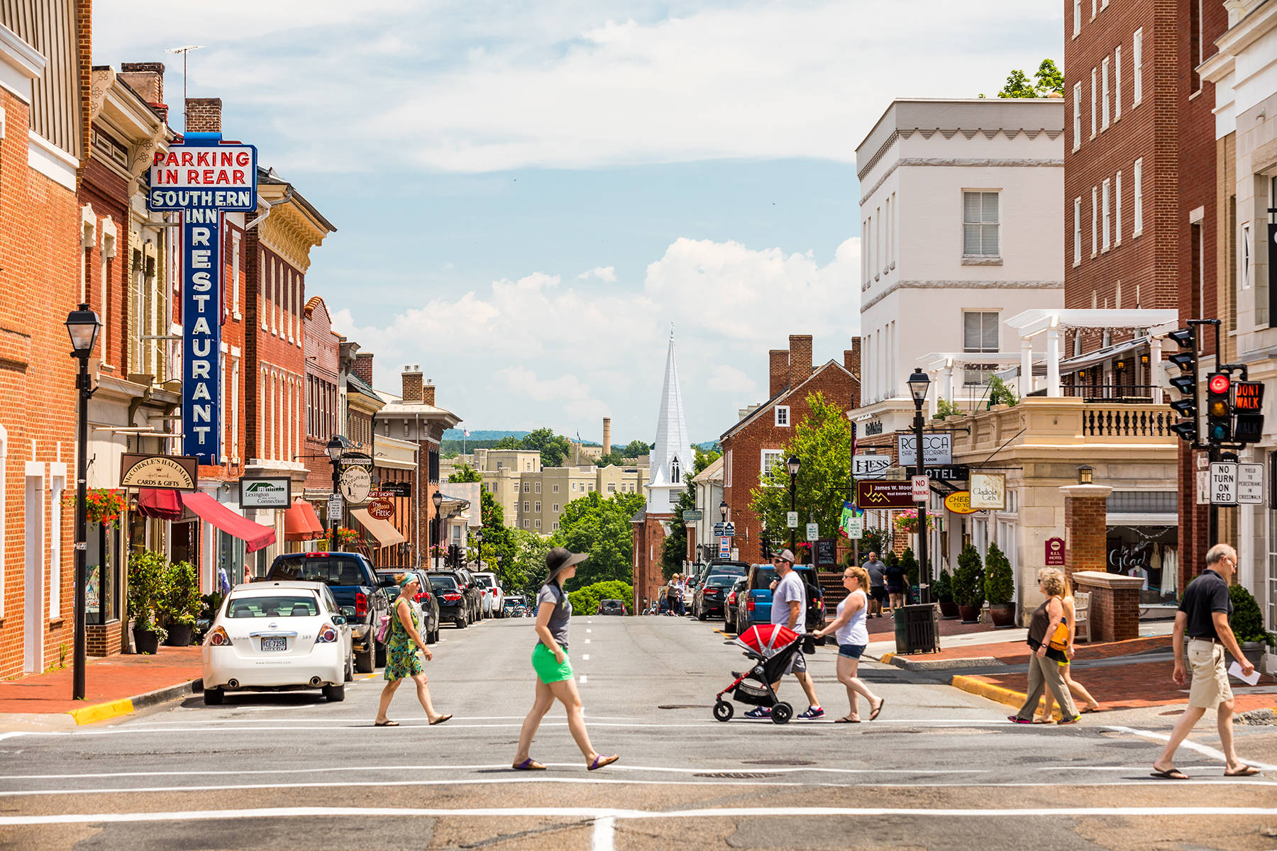 Lexington People Crossing Street Wallpaper