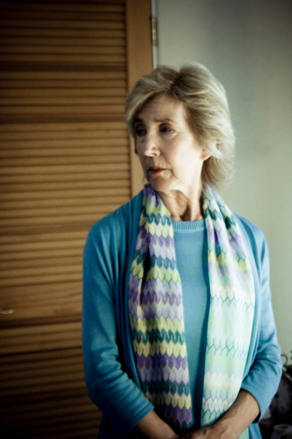 Lin Shaye Stunning Blue Top Wallpaper