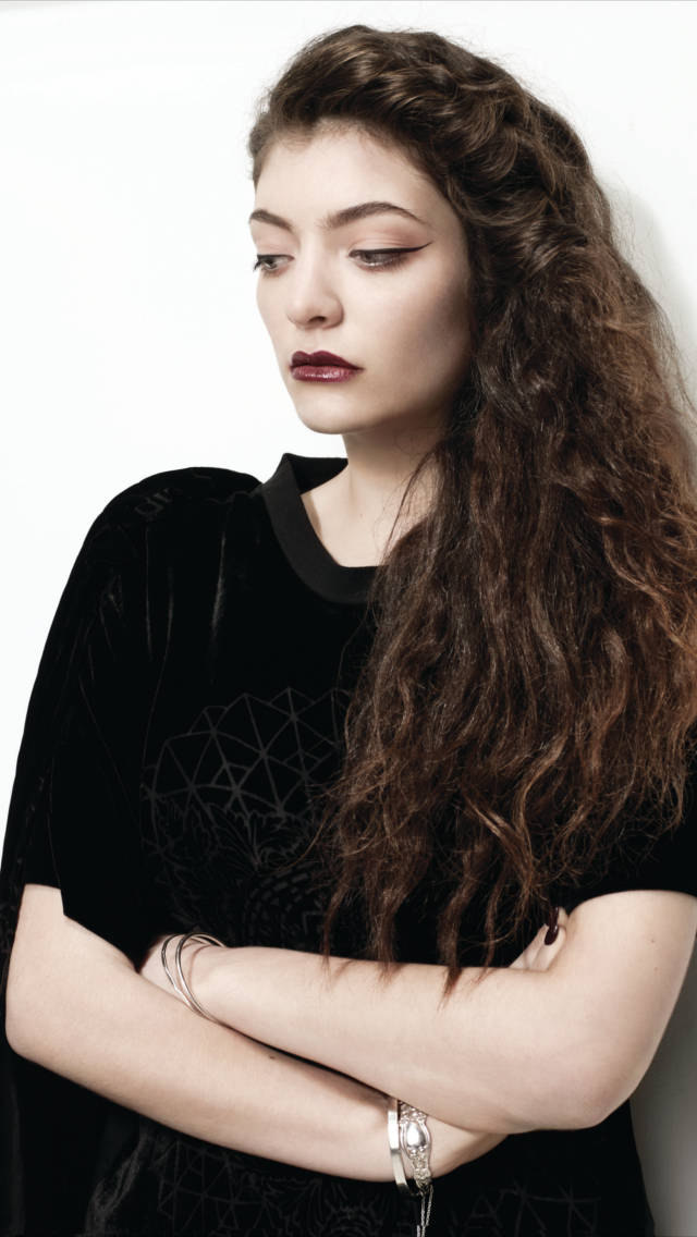 Lorde Gothic Portrait Wallpaper