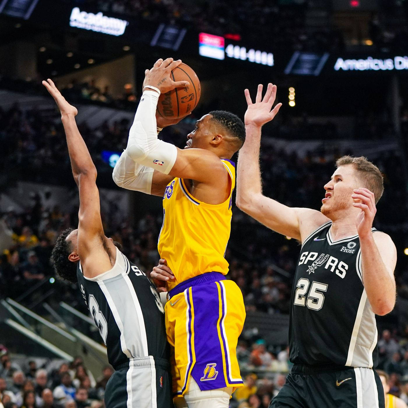 Los Angeles Lakers Vs. San Antonio Spurs Wallpaper