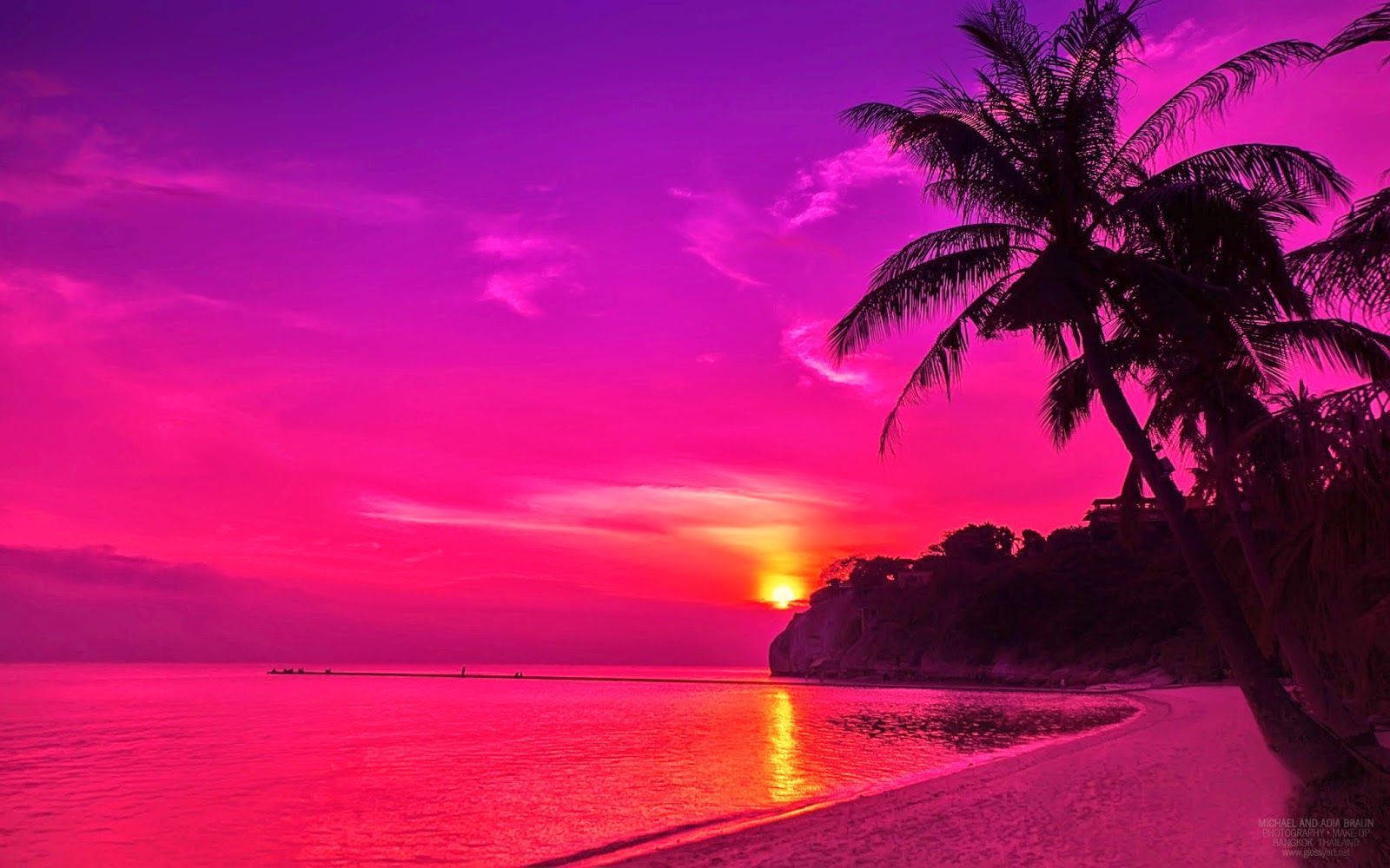 Lovely Beach Sunset Vibe Wallpaper