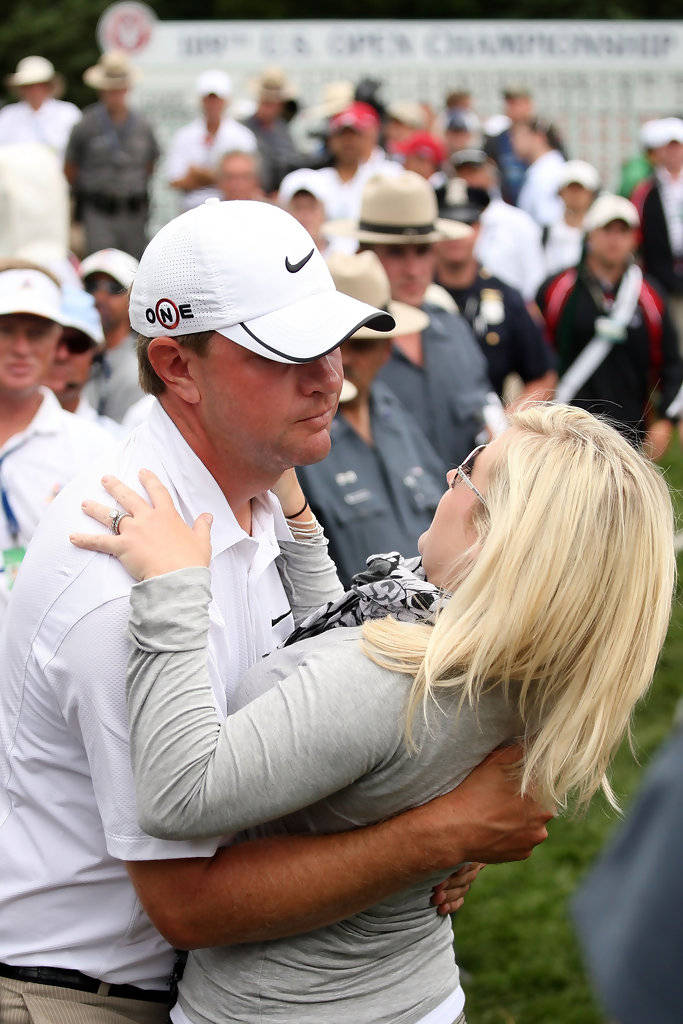 Lucas Glover, Professional Golfer, Embracing His Wife Wallpaper