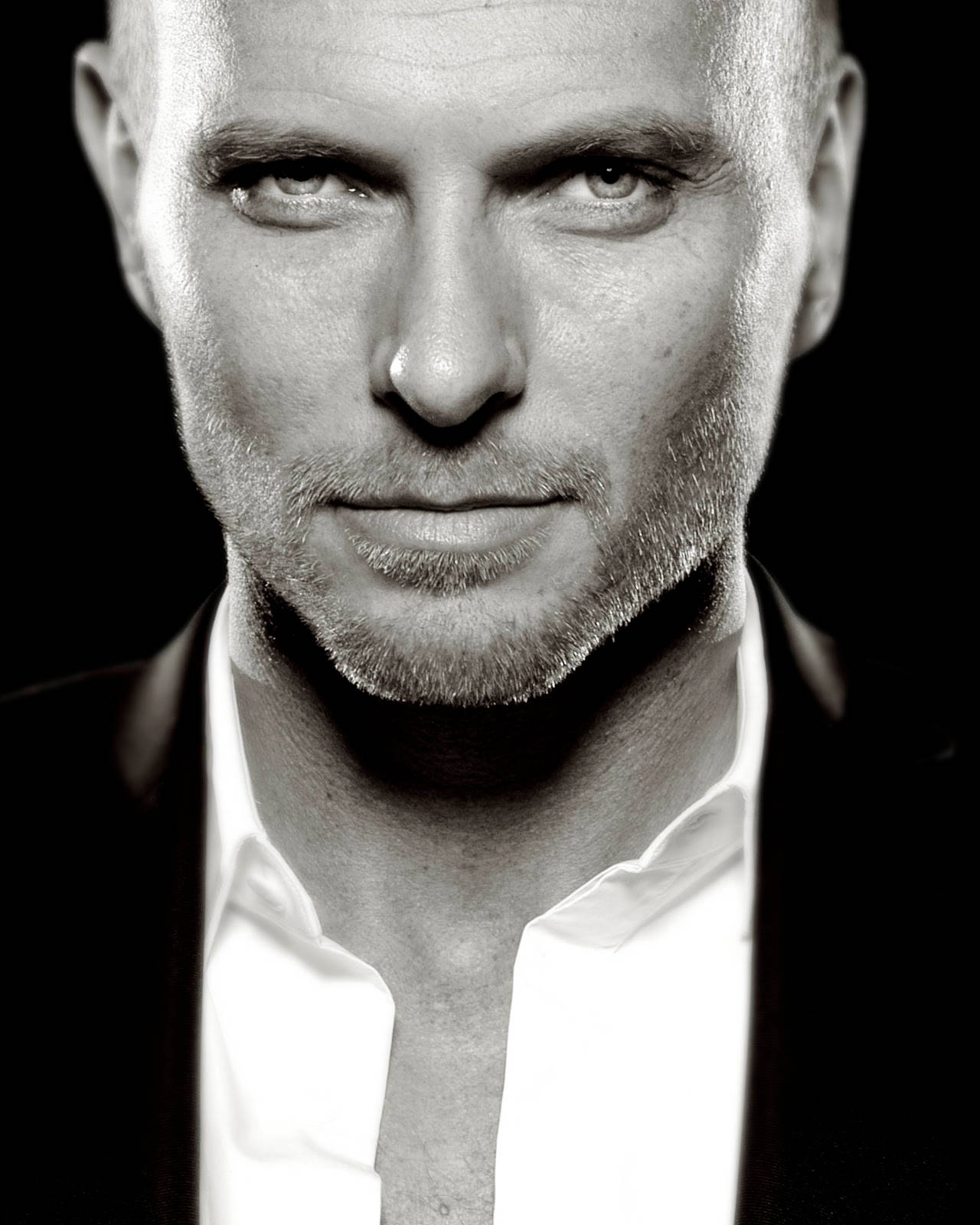 Luke Goss Monochrome Photo Wallpaper