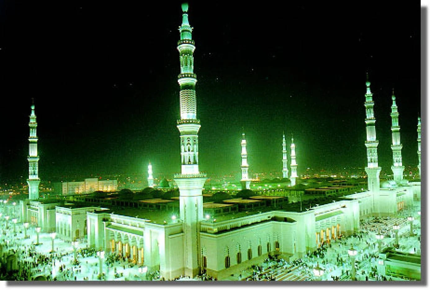 Madina Prophet's Mosque Illuminated Green Wallpaper