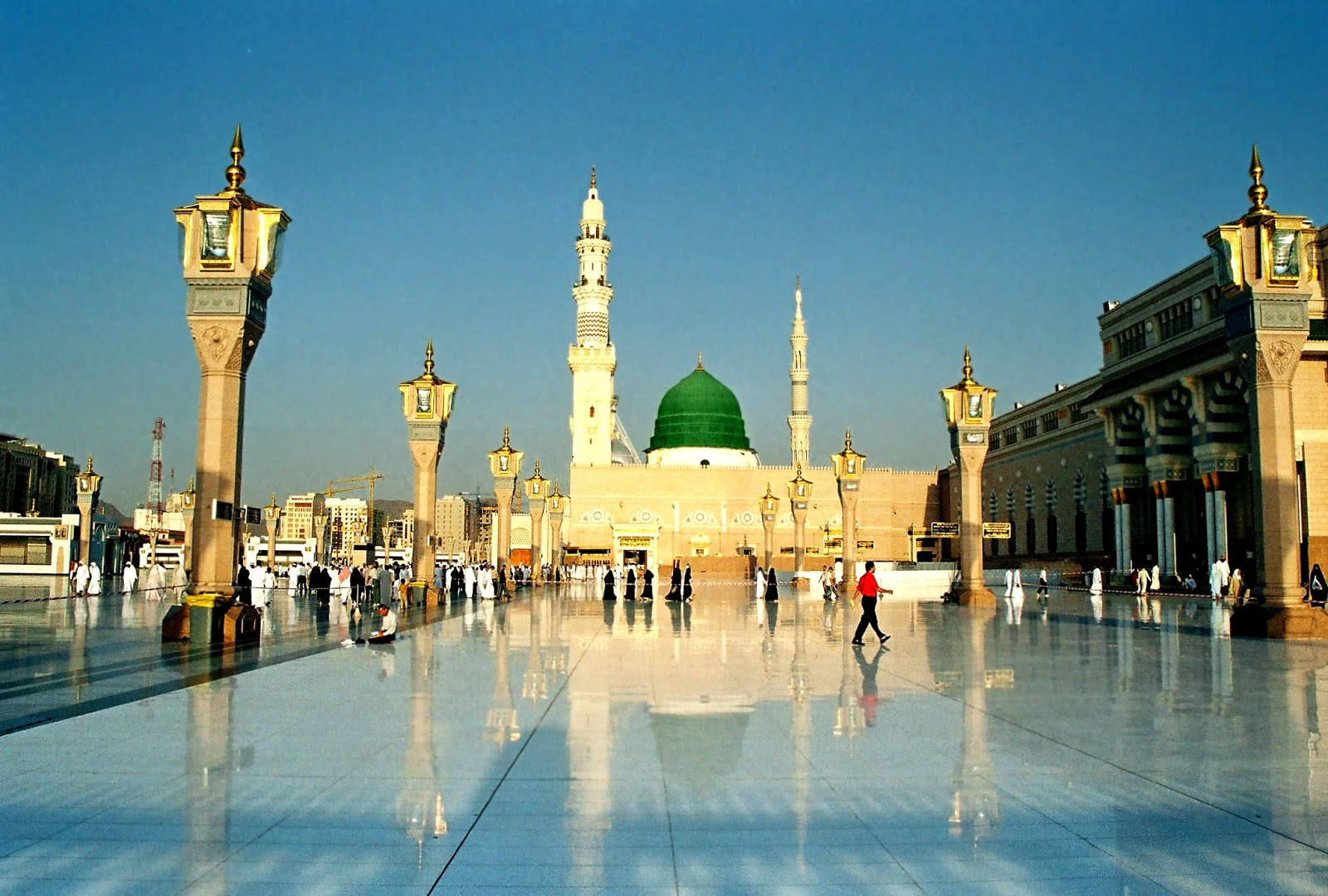 Madina Sharif Reflective Plaza Wallpaper