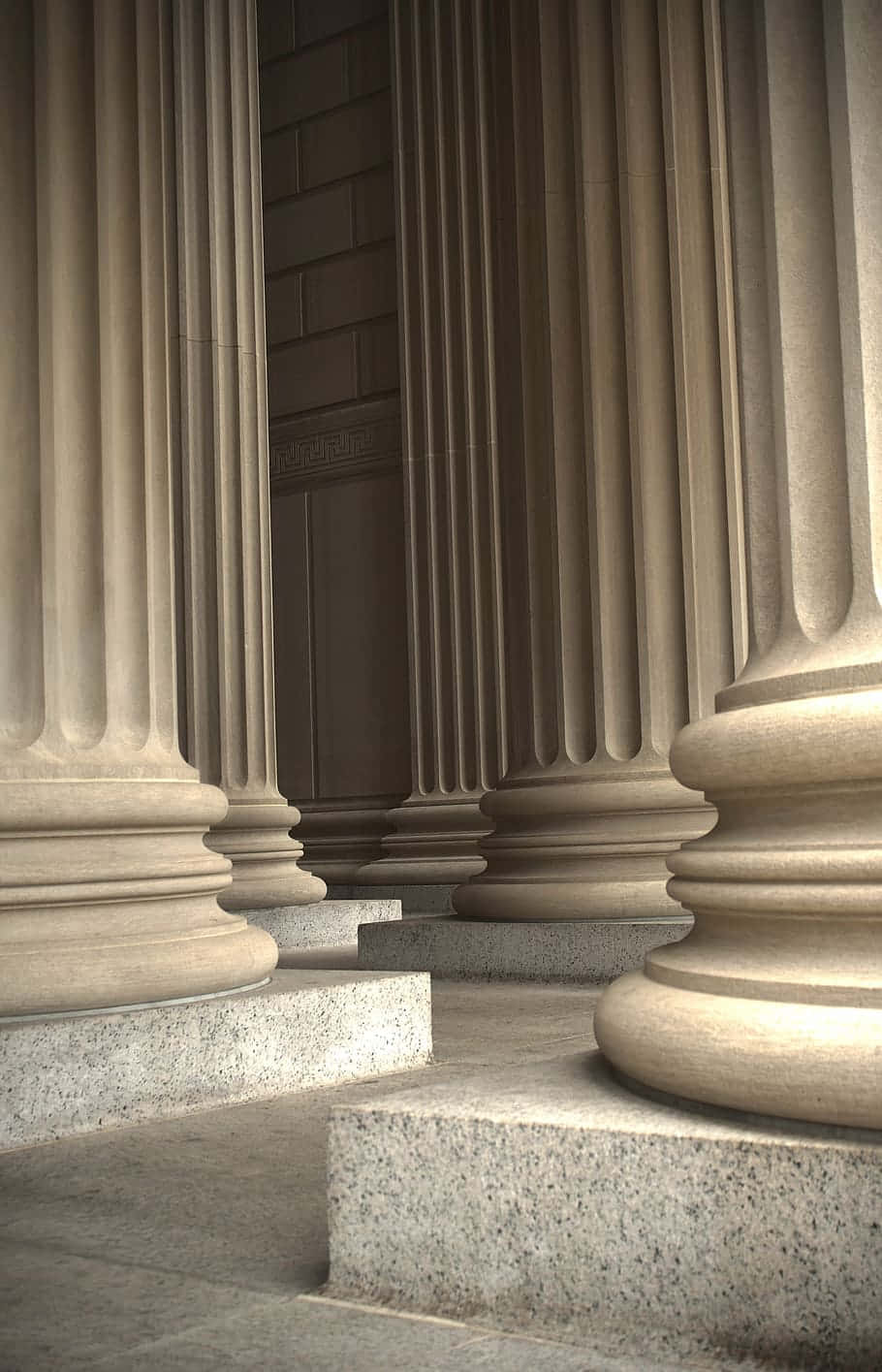 Majestic Pillars Of The U.s. Supreme Court Wallpaper