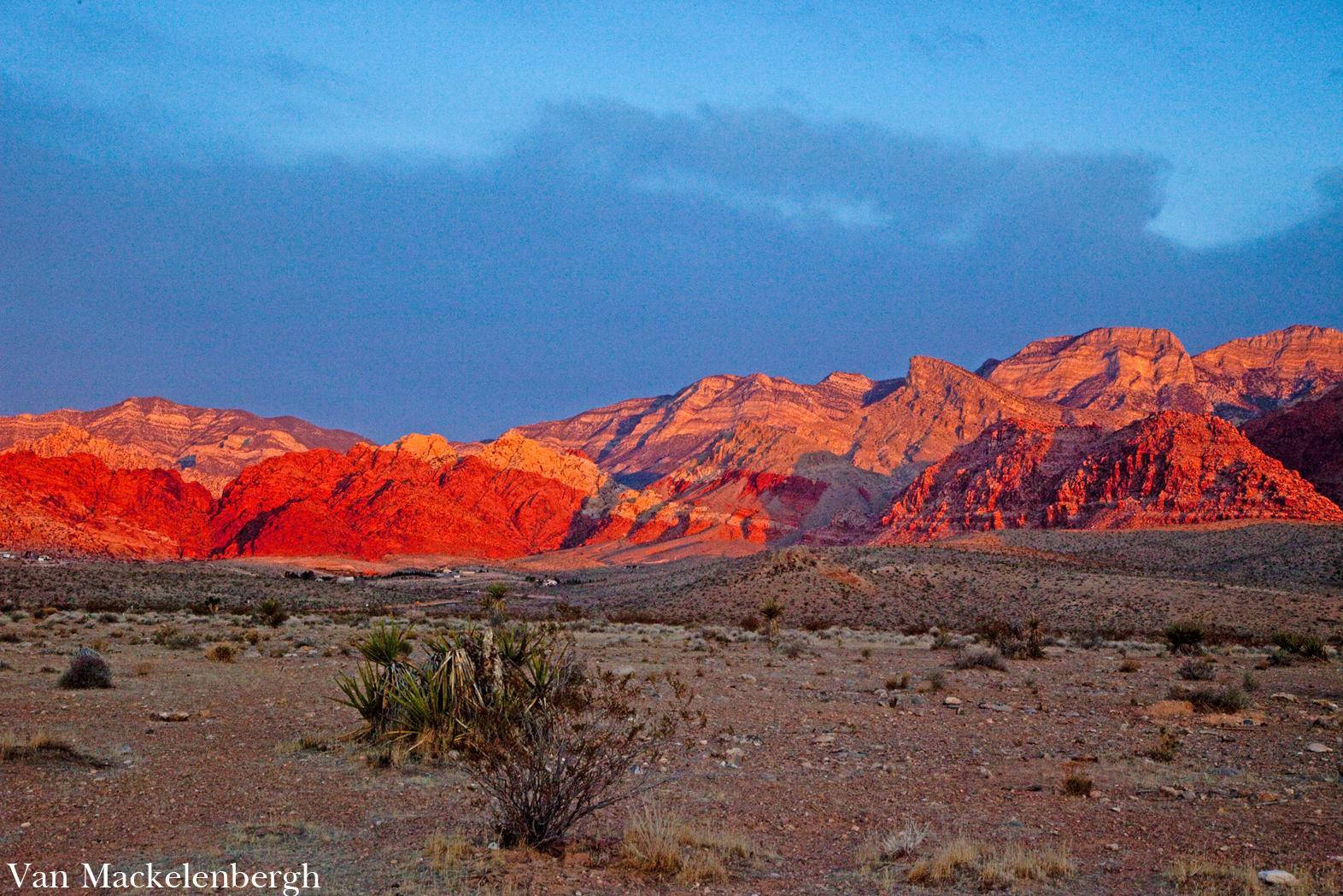 Majestic Red Rock Landscape Wallpaper