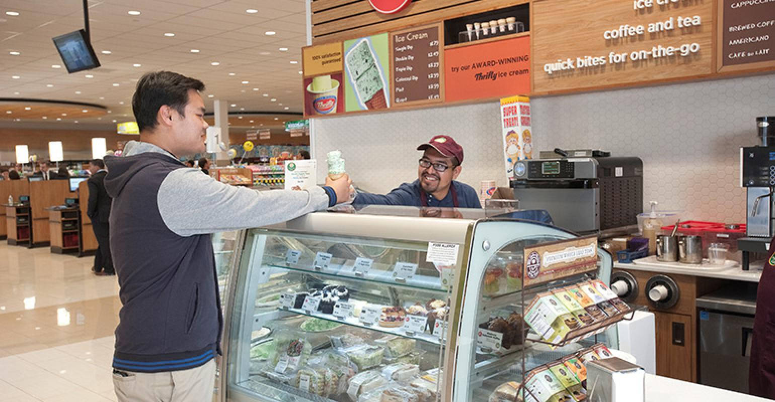 Man Buying Ice Cream From Thrifty Wallpaper