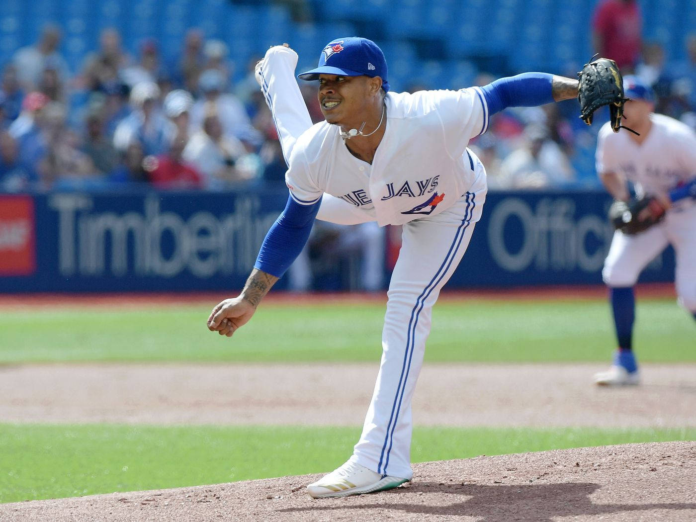 Marcus Stroman With Leg Raised Wallpaper