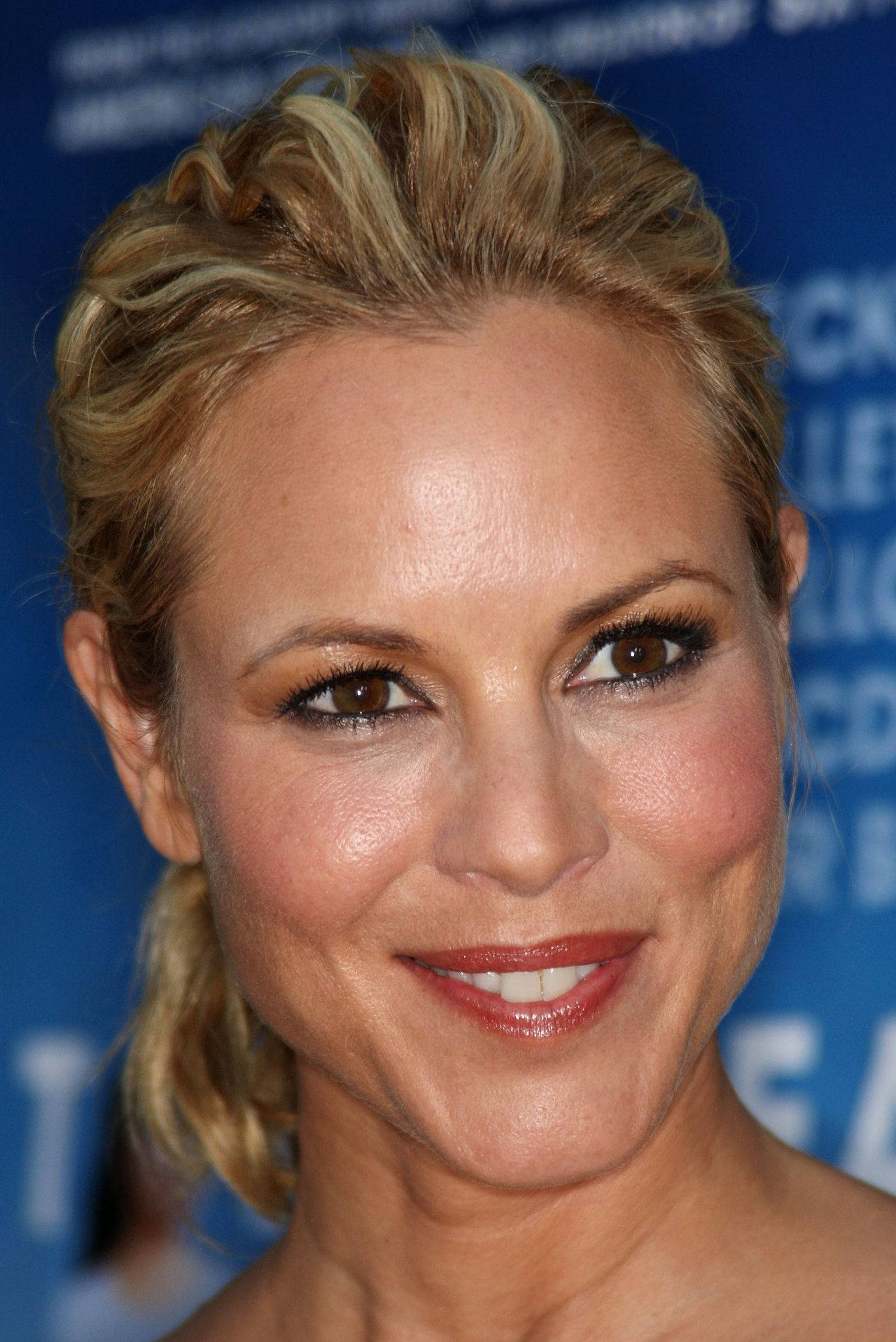 Maria Bello Stunning Red Carpet Wallpaper