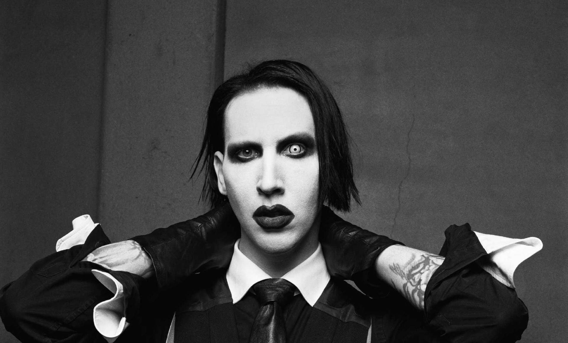 Marilyn Manson Intense Stage Performance Wallpaper