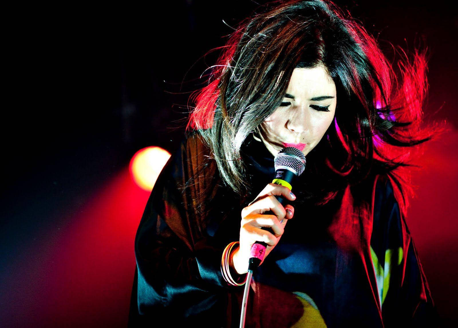 Marina And The Diamonds Stage Wallpaper