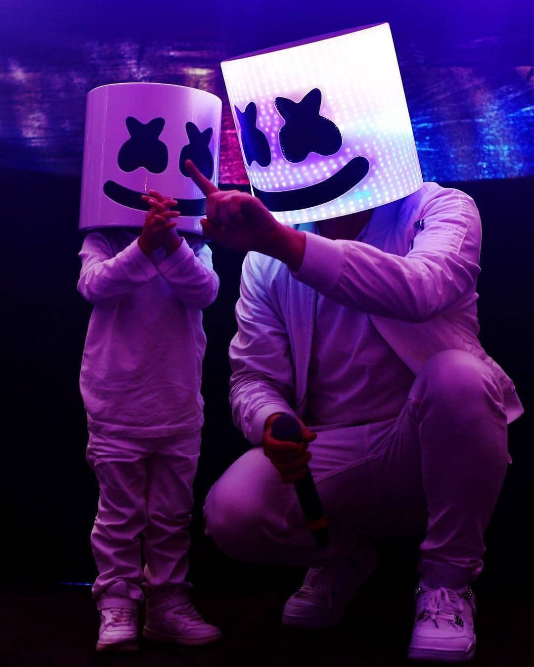 Marshmallow Dj With Young Fan Wallpaper