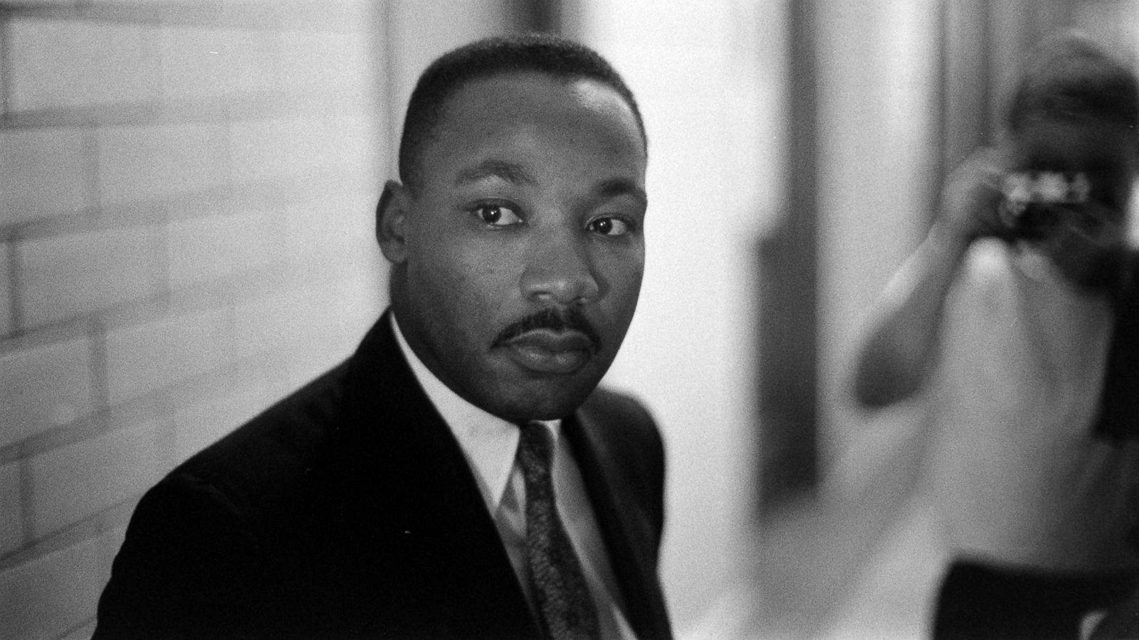 Martin Luther King Jr At A Hallway Wallpaper