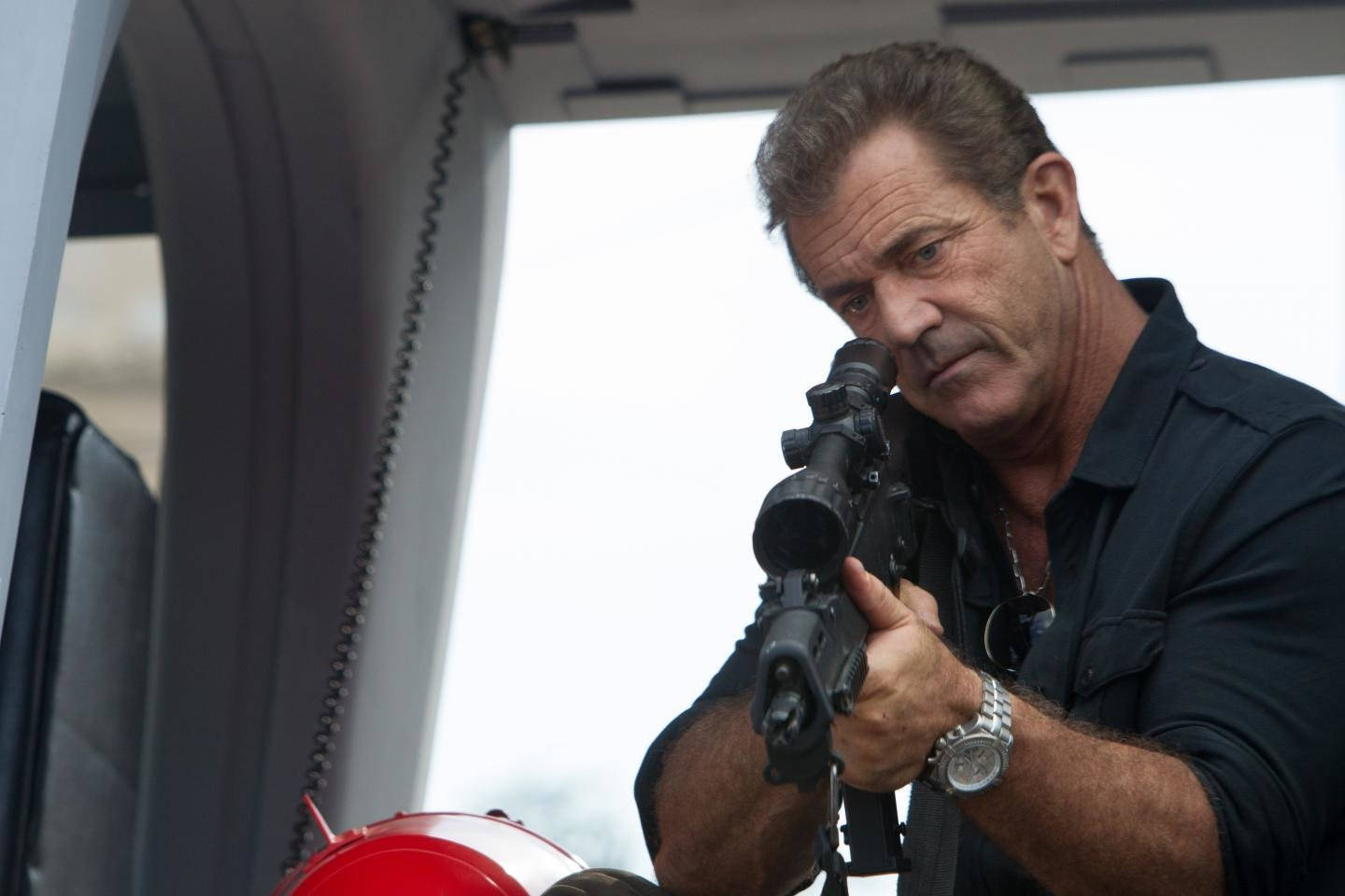 Mel Gibson As A Sniper Wallpaper