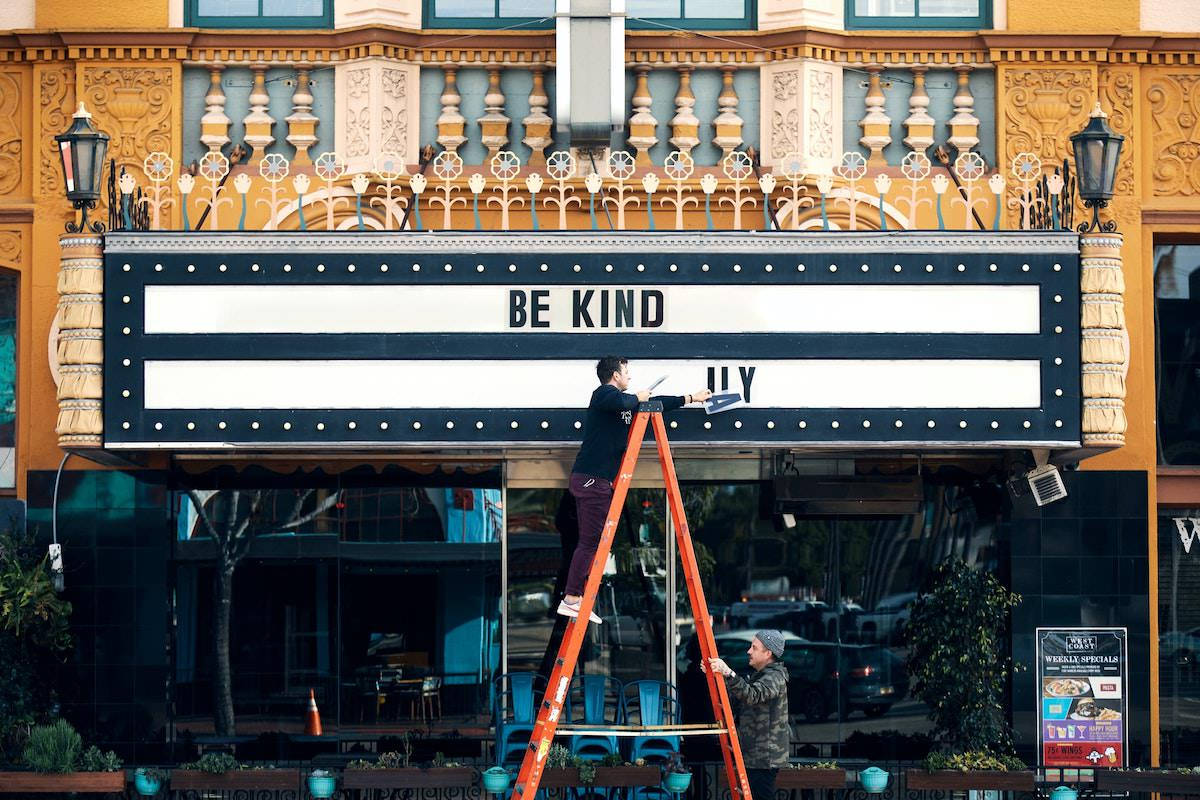 Men Decorating San Diego Marquee Wallpaper