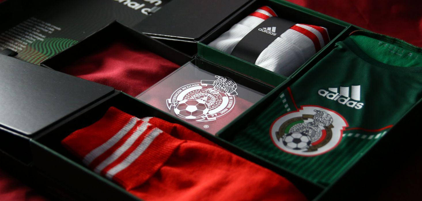 Mexican Flag On Sportswear Wallpaper
