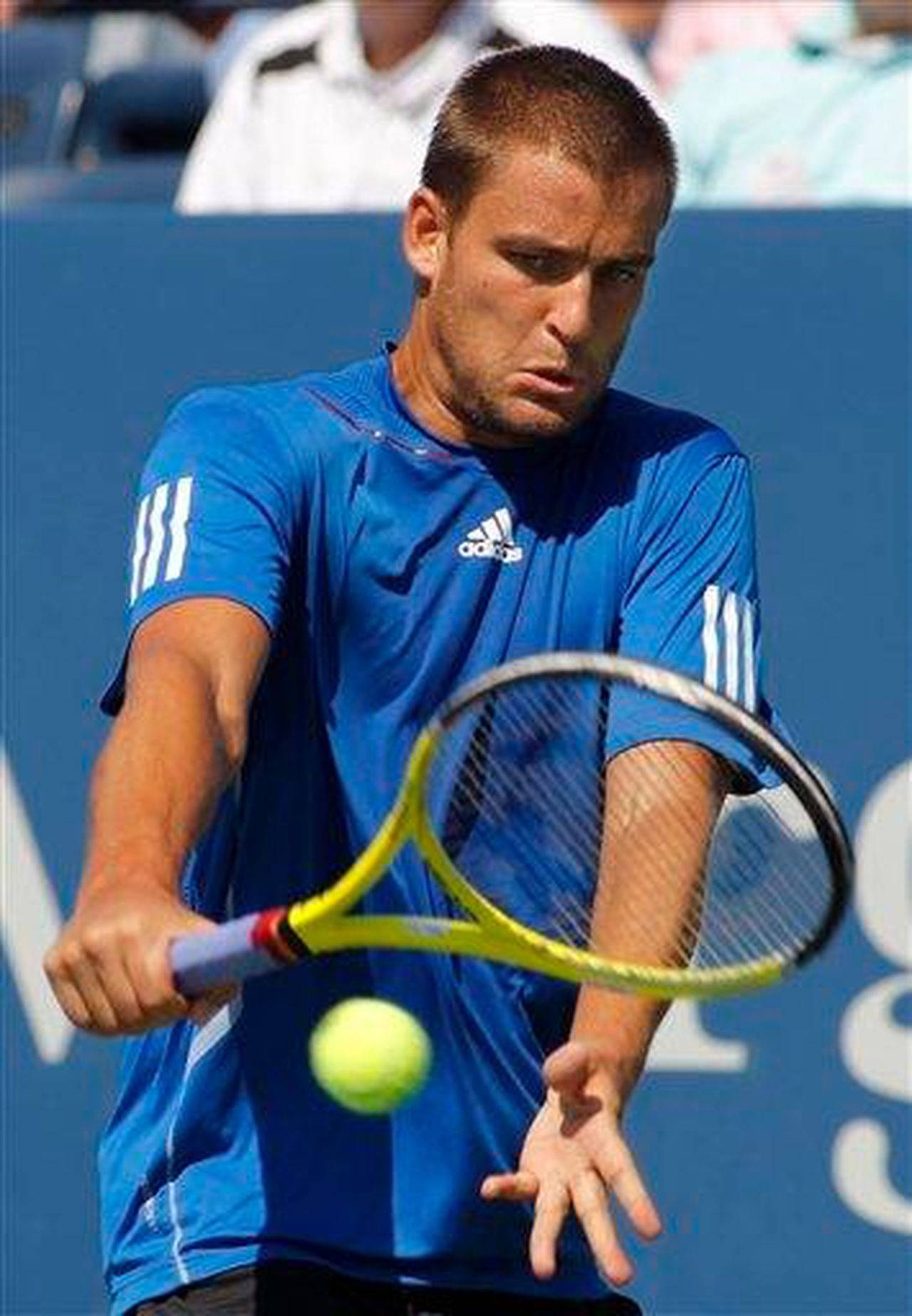 Mikhail Youzhny Ball Serve Wallpaper