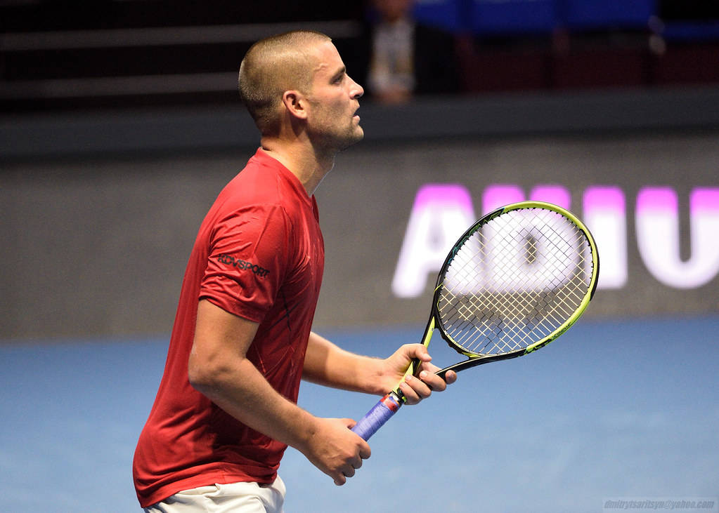 Mikhail Youzhny Gripping Tennis Racket Wallpaper