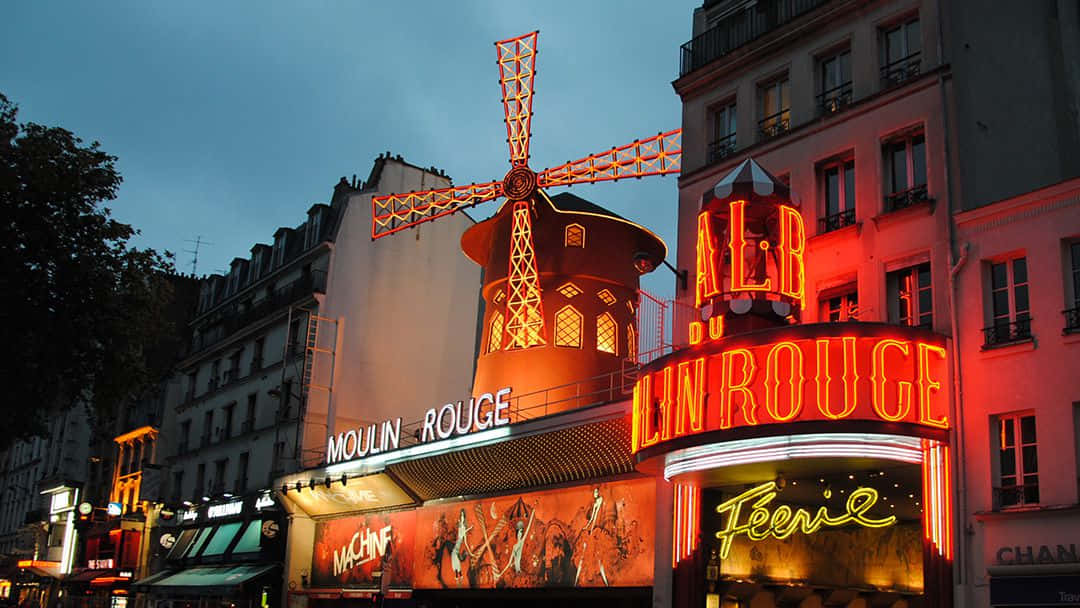 Moulin Rouge Evening Glow Wallpaper