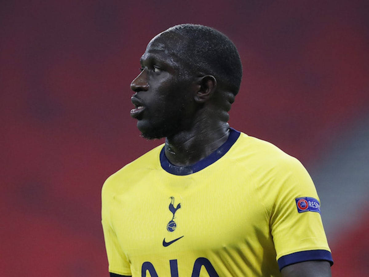 Moussa Sissoko In Yellow Jersey Wallpaper