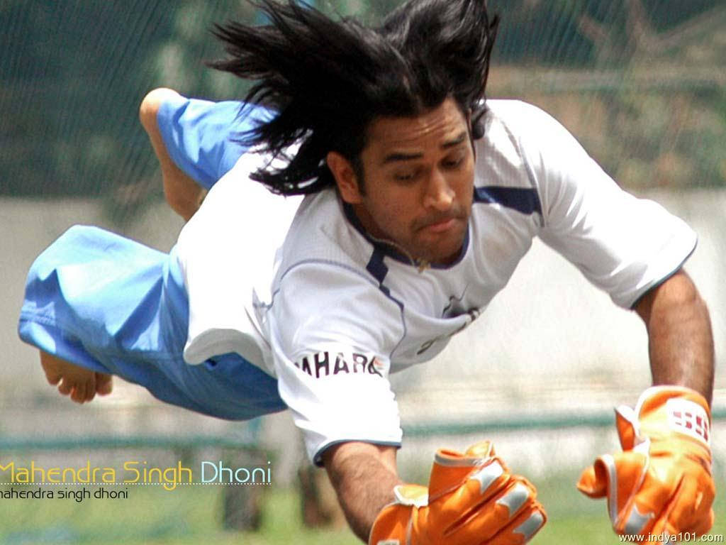 Ms Dhoni Catching Cricket Ball Wallpaper