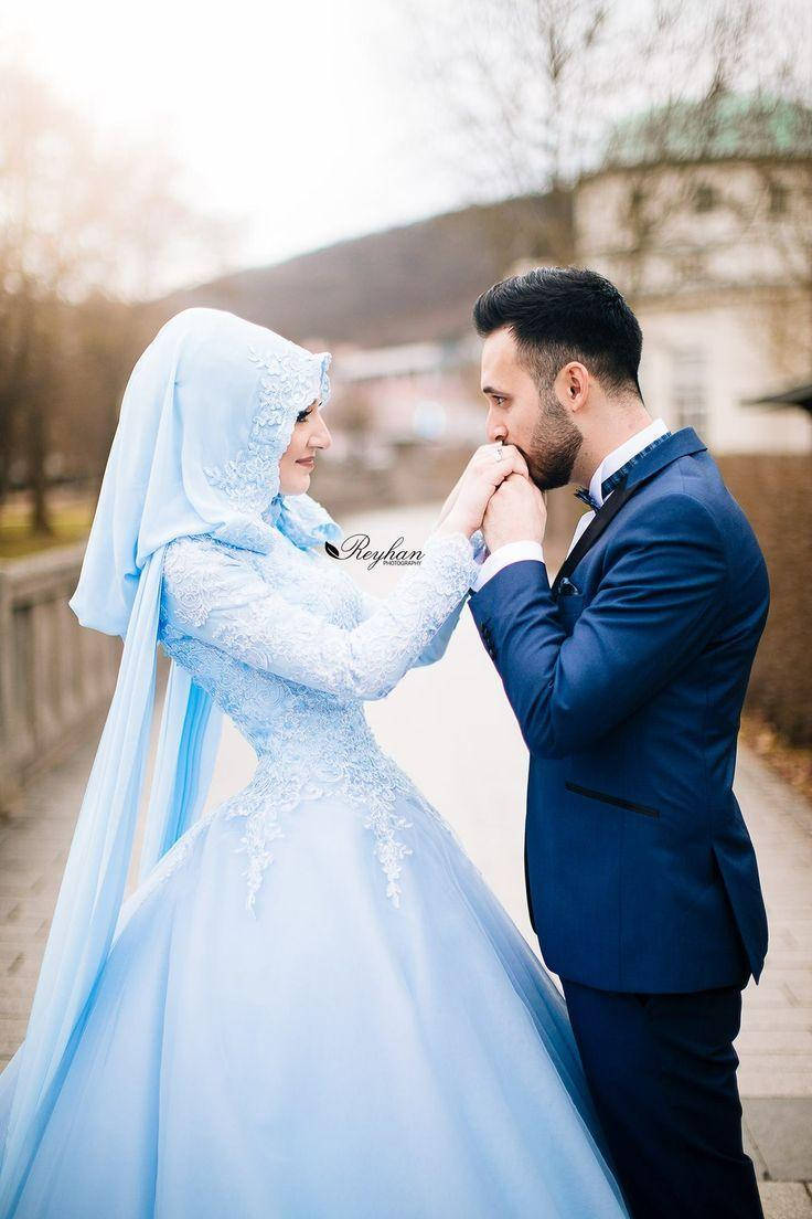 Muslim Couple Hand Kiss Wallpaper
