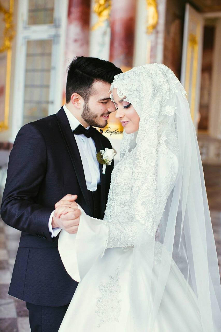 Muslim Couple Western Wedding Outfits Wallpaper