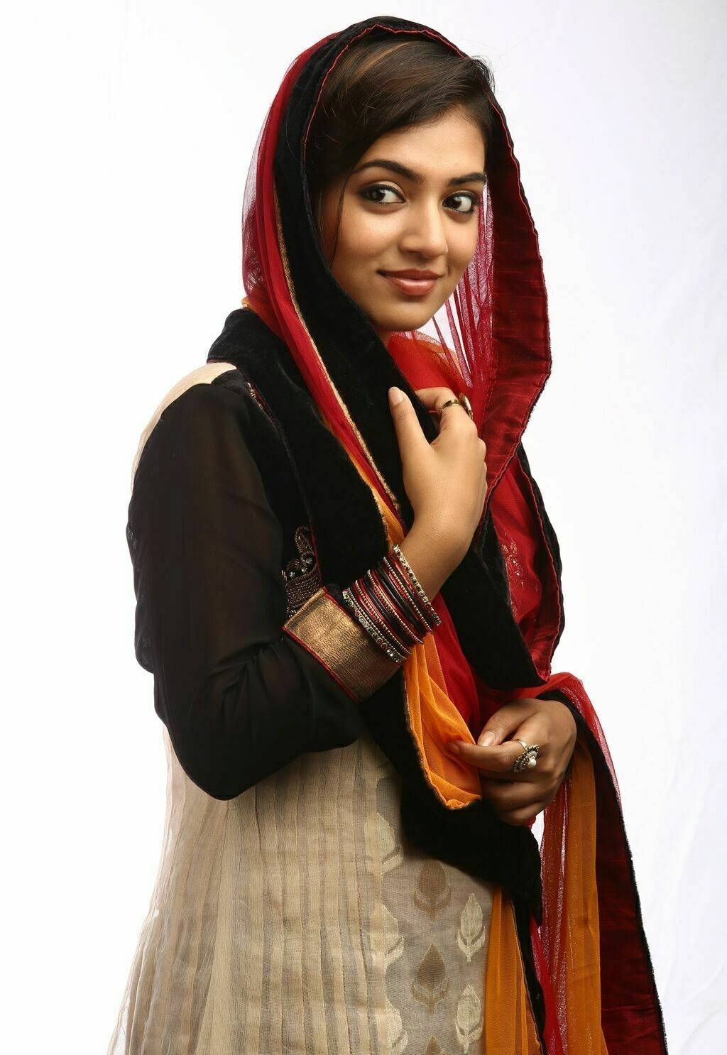Nazriya Nazim In Red Shawl Wallpaper