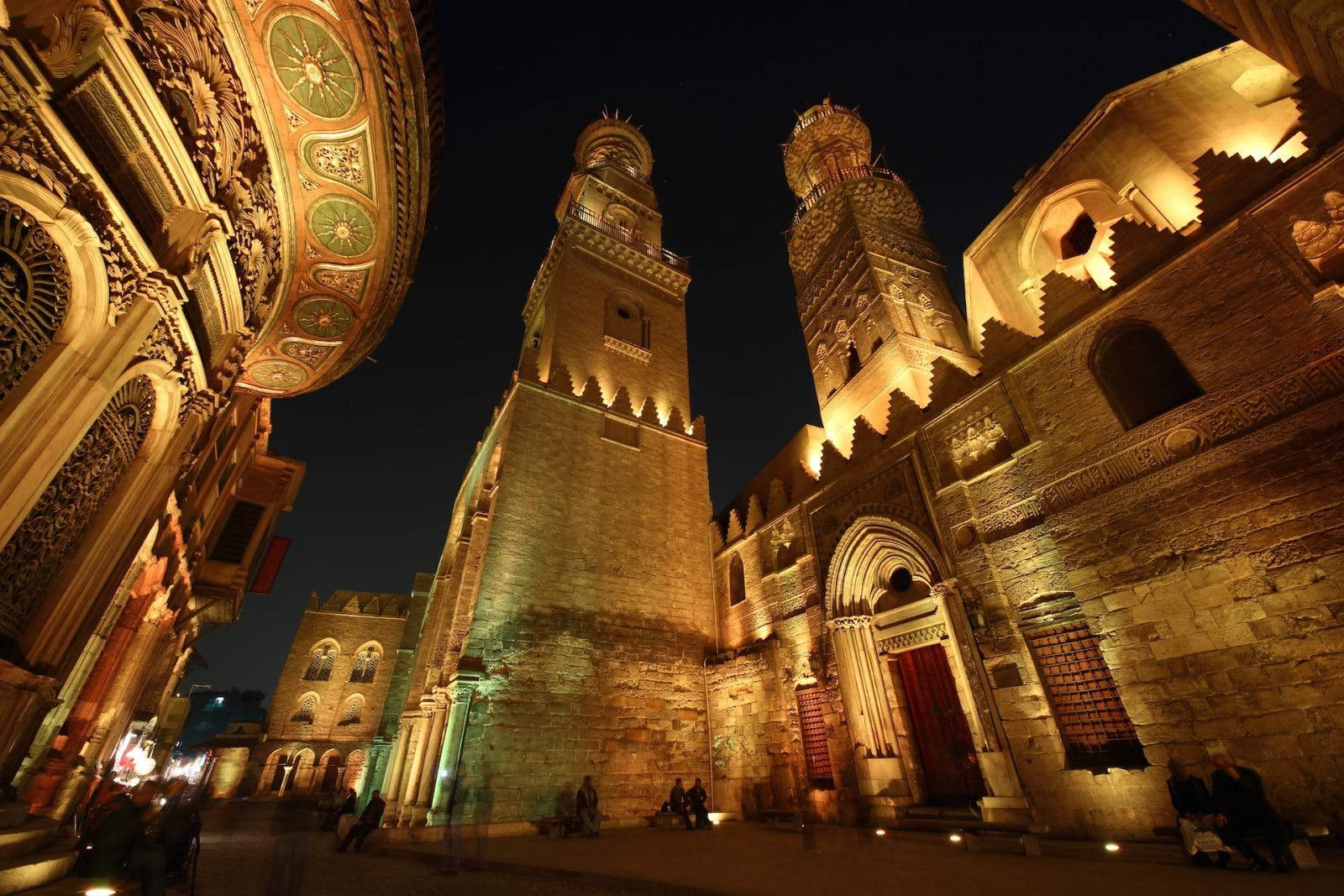 Night In Historic Cairo Wallpaper