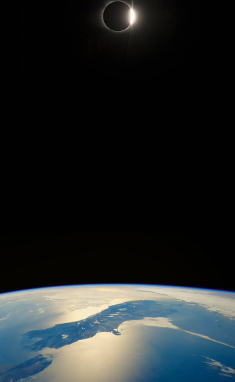 Note 10 Partial View Of Earth Wallpaper