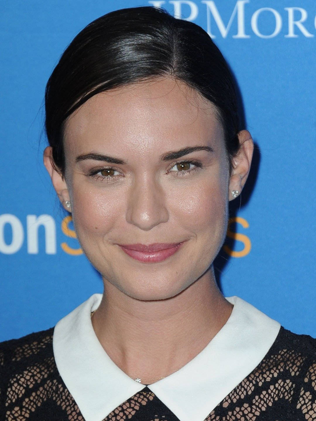 Odette Annable At Jp Morgan Event Wallpaper