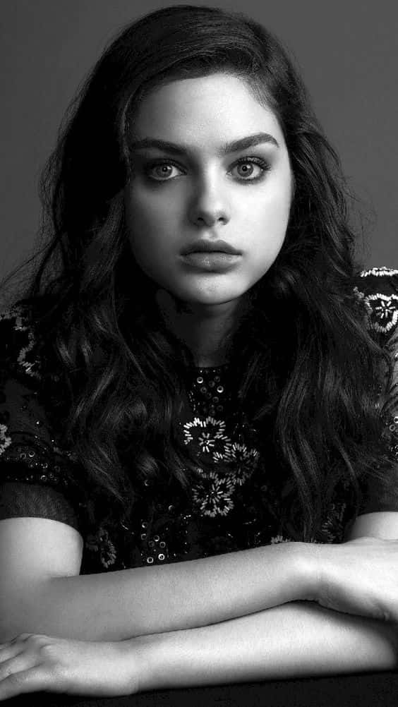 Odeya Rush Black And White Wallpaper