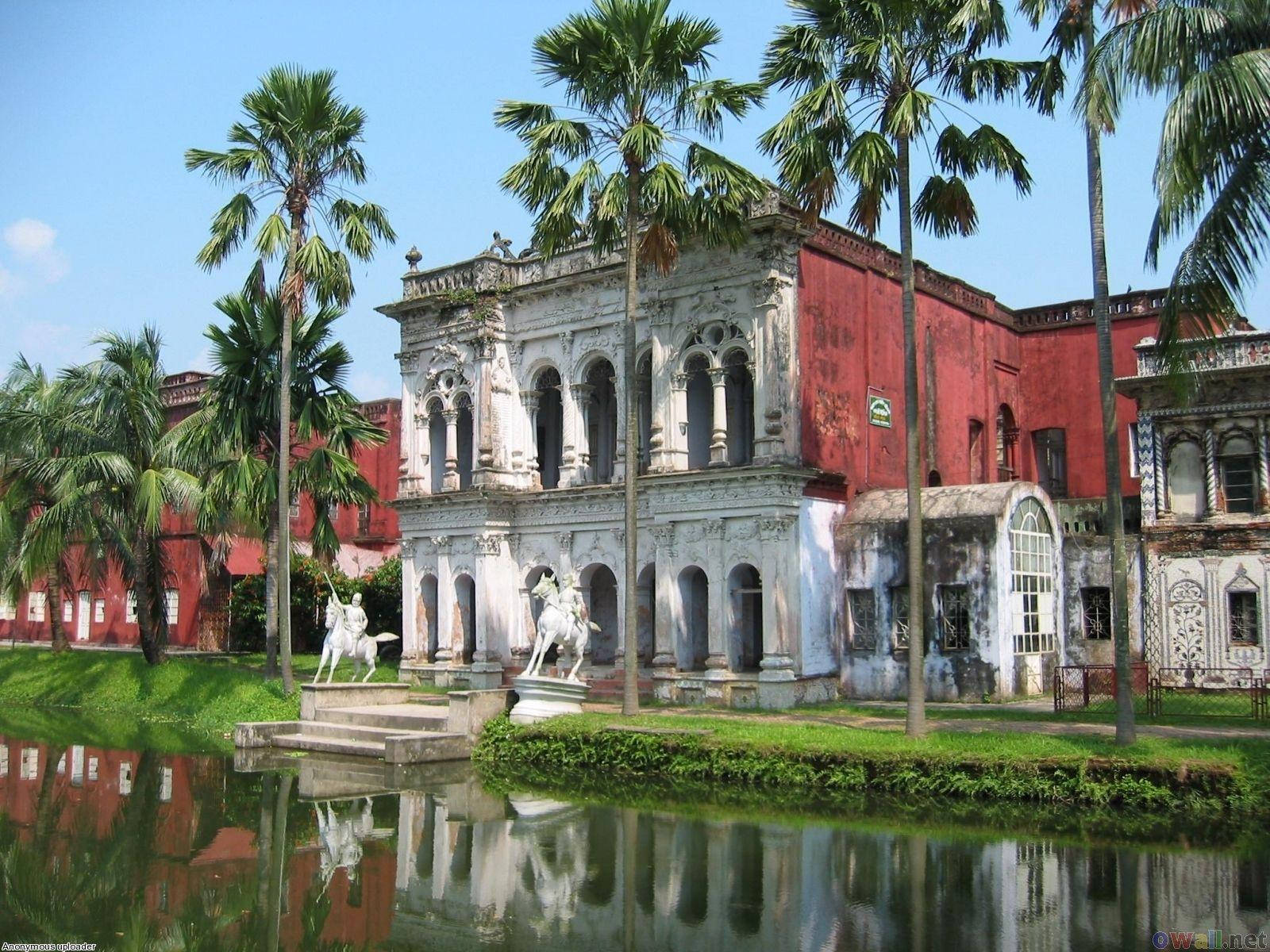 Old Crafts Museum In Dhaka Wallpaper