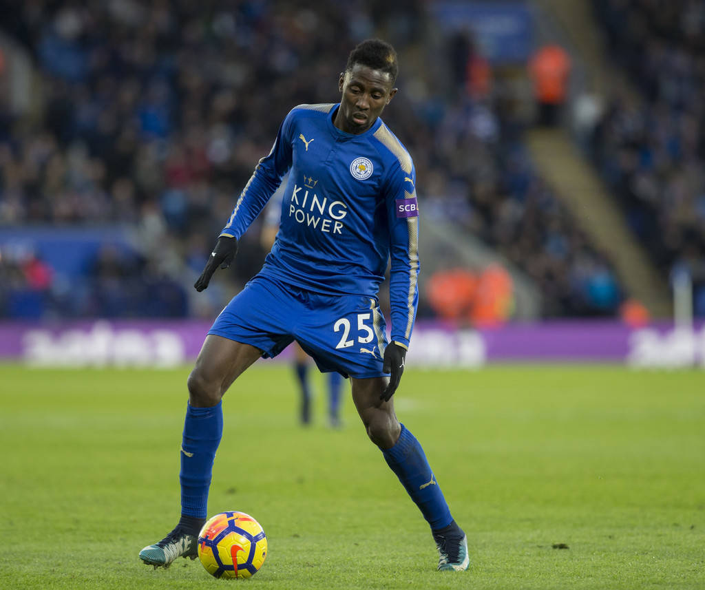 Onyinye Ndidi Adjusting Wallpaper