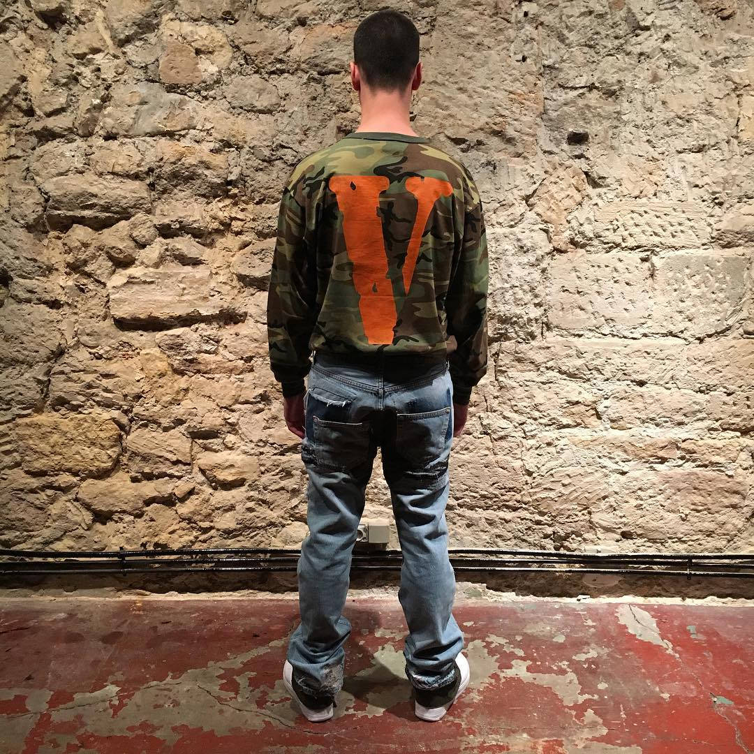 Orange Logo In Camouflage Vlone Pfp Wallpaper