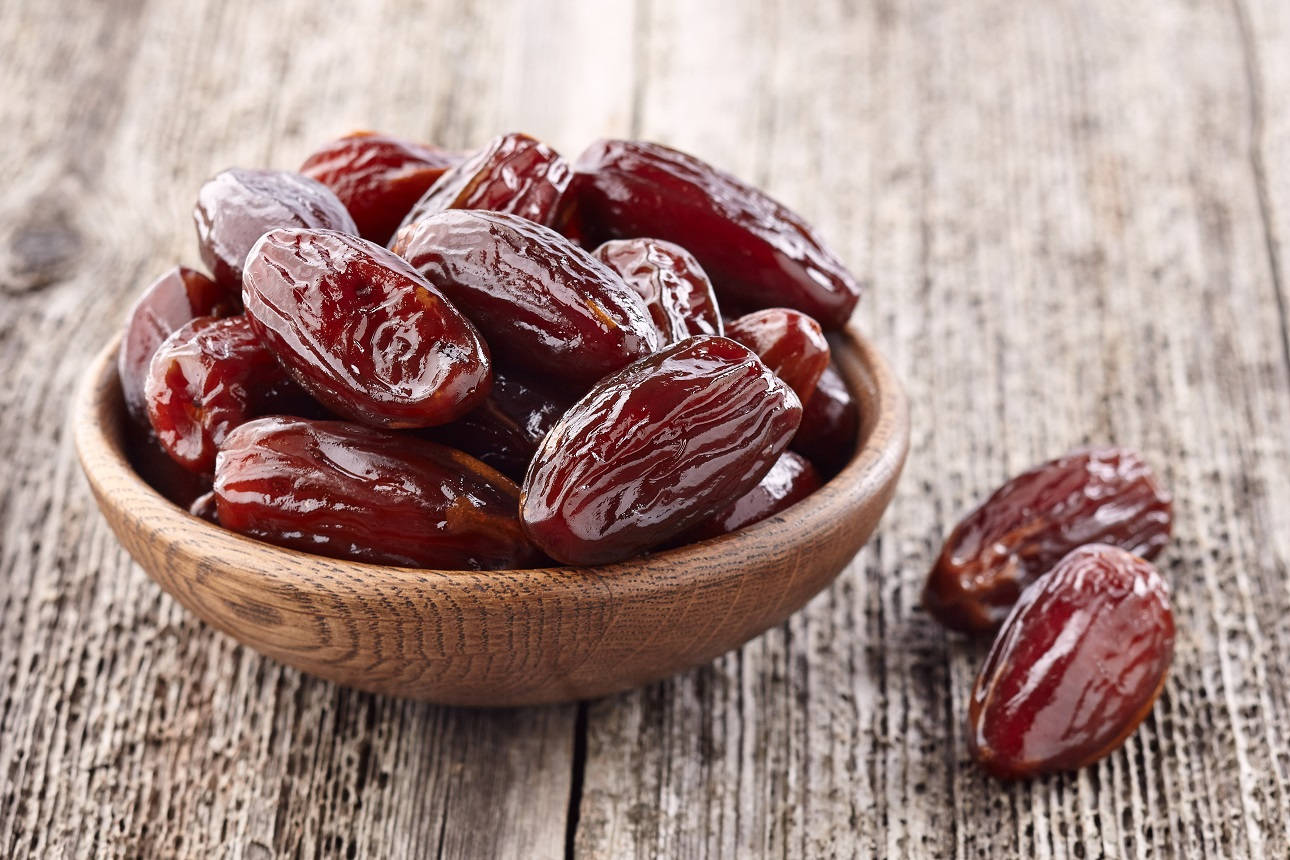Organic Red Dates In High-resolution Picture Wallpaper