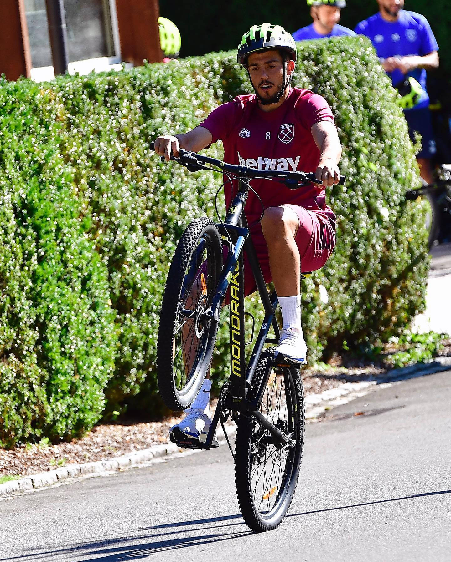 Pablo Fornals Bicycle Wallpaper