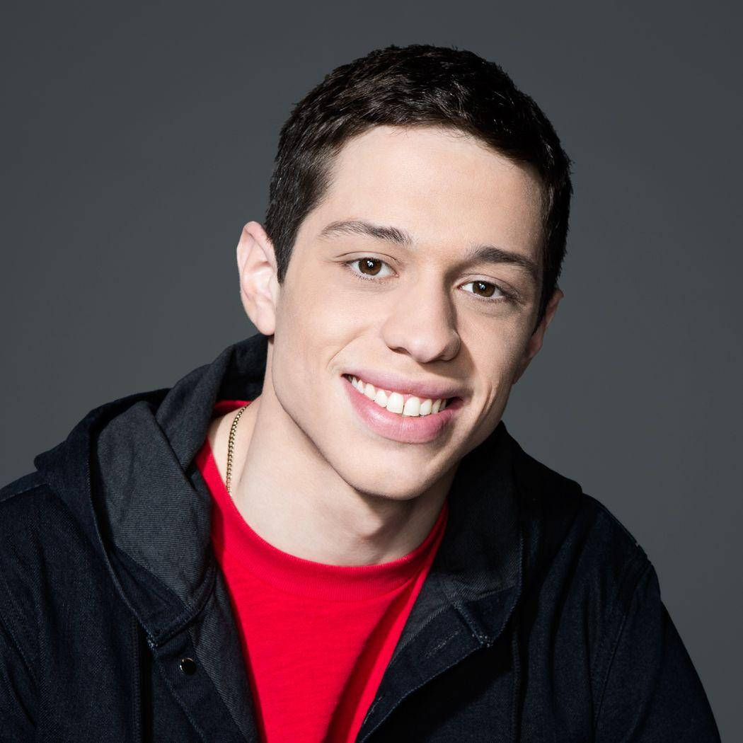 Pete Davidson Snl Nbc Photoshoot Wallpaper