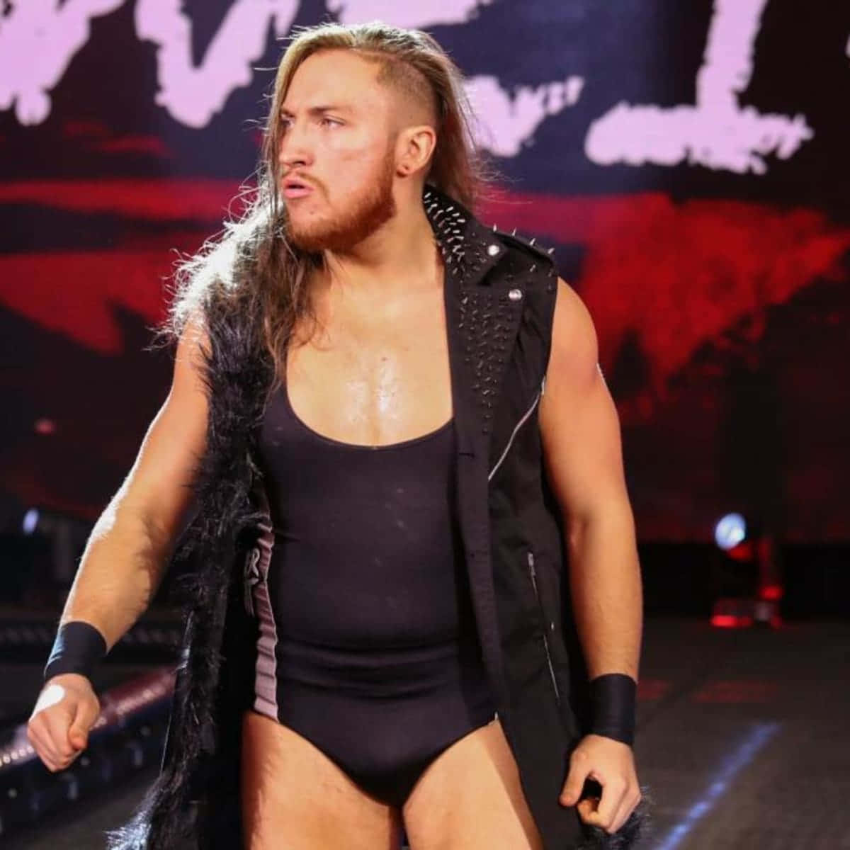 Pete Dunne With His Trademark Grimace Making A Dynamic Entrance Wallpaper