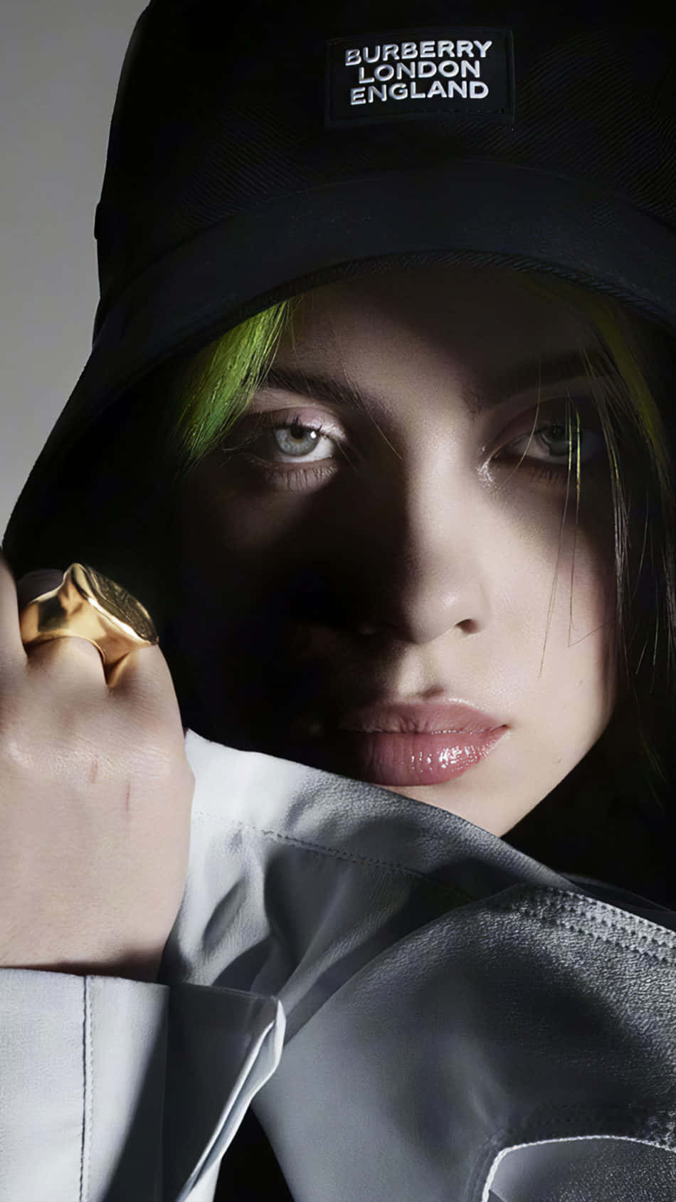 Posed Billie Eilish 2021 Wallpaper