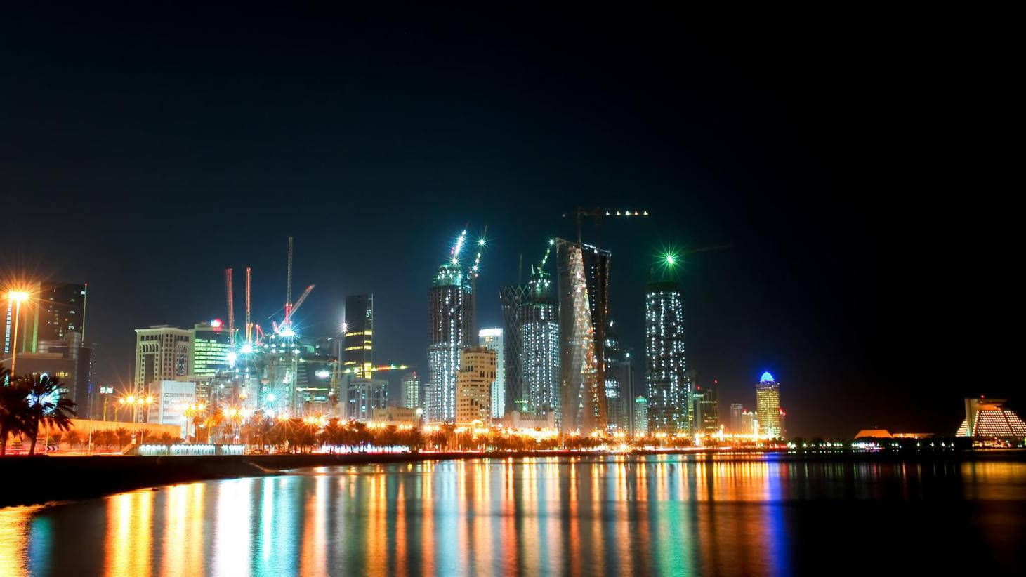 Qatar's Illuminated Structures Wallpaper