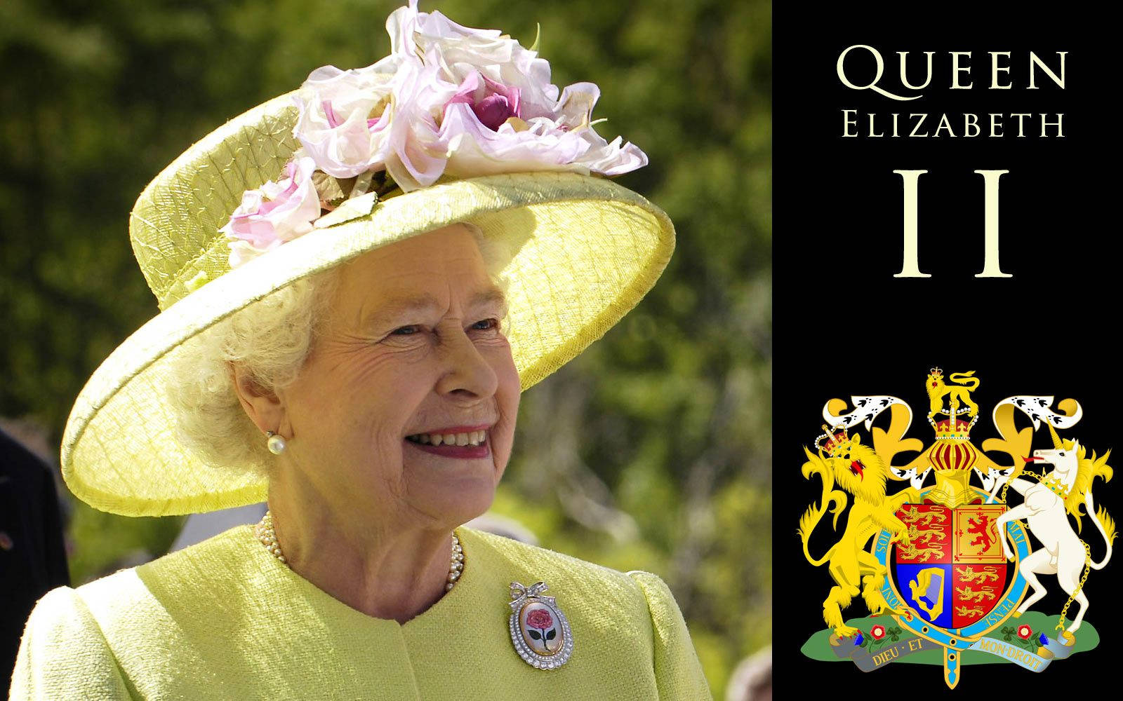 Queen Elizabeth Ii With Emblem Wallpaper