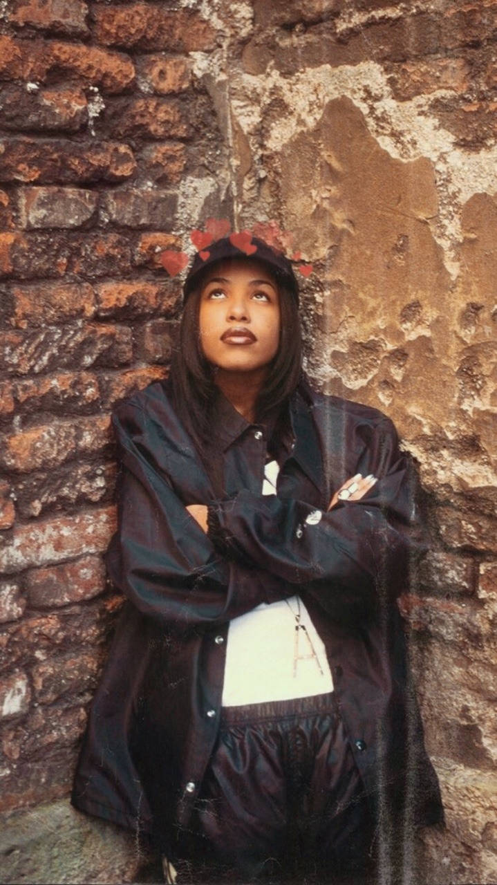 R&b Icon Aaliyah Wallpaper