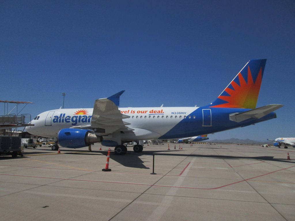 Ramp Allegiant Air Wallpaper