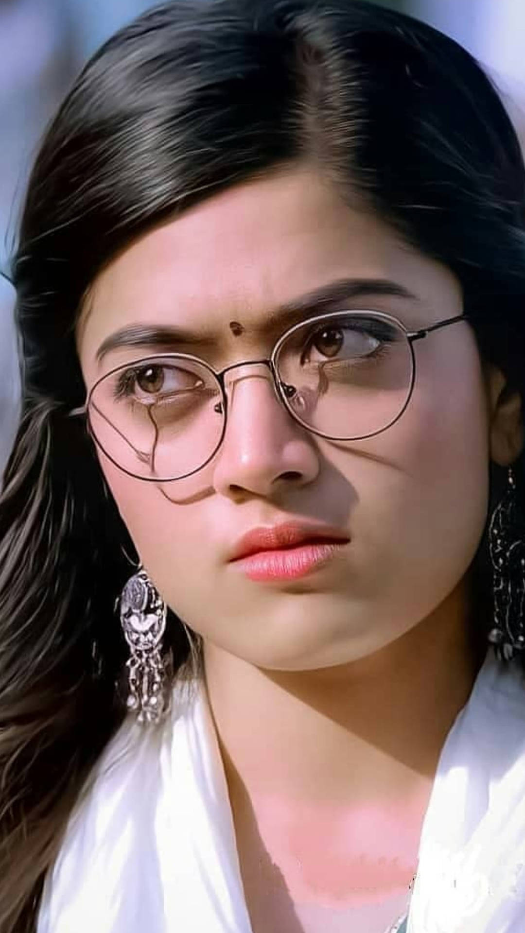 Download free Rashmika Mandanna Hd Eyeglass Wallpaper - MrWallpaper.com