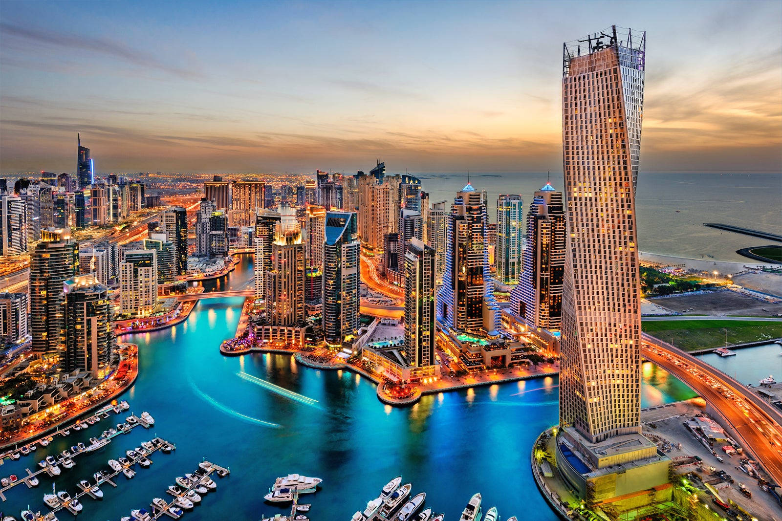 Real Estate In The Uae Wallpaper