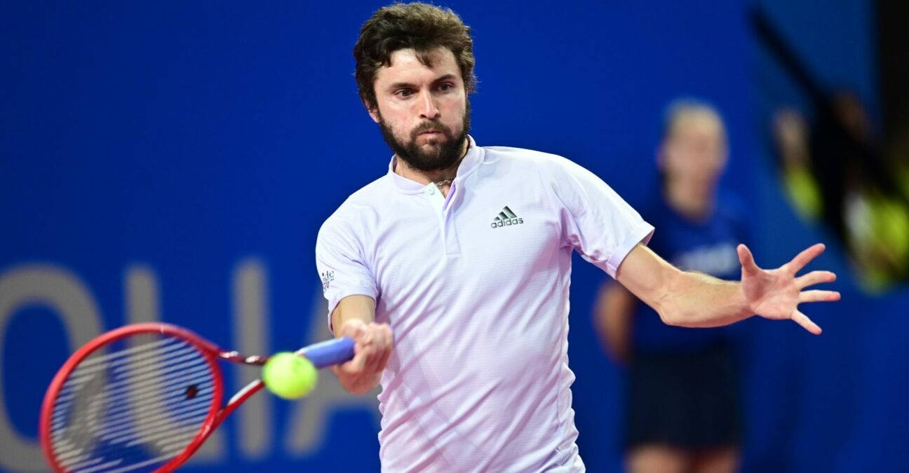 Relaxed Gilles Simon Wallpaper