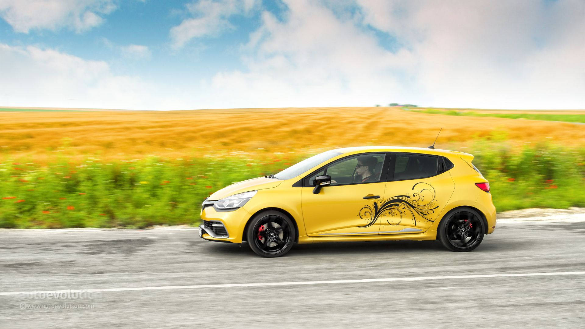 Renault Clio and Megane World Series - autoevolution